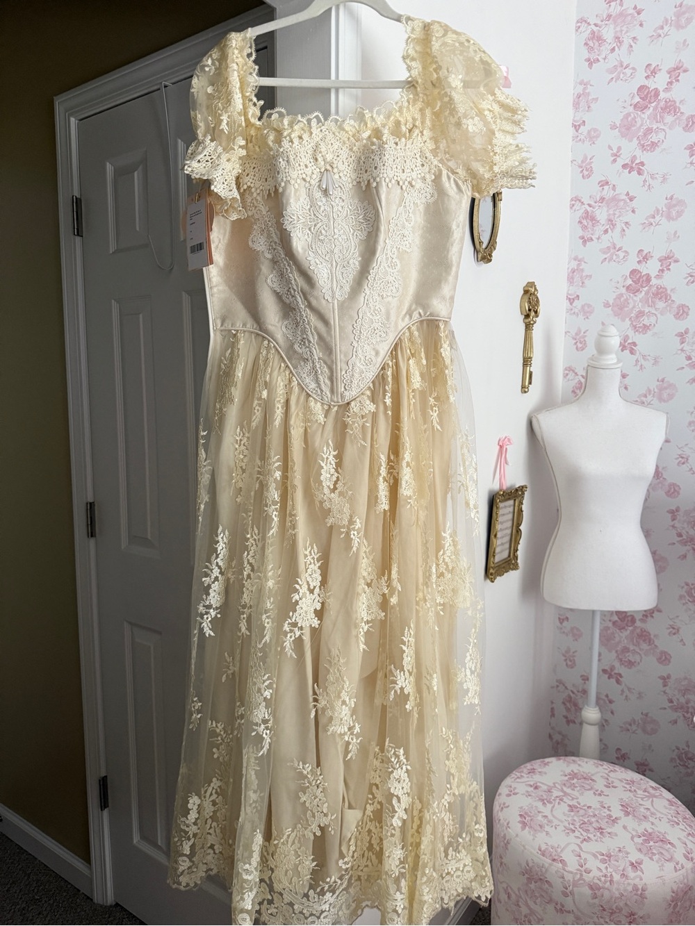 Lacemade Curve & Plus The Tear of Blossom and Candle Corset
Dress - Picture 2 of 5